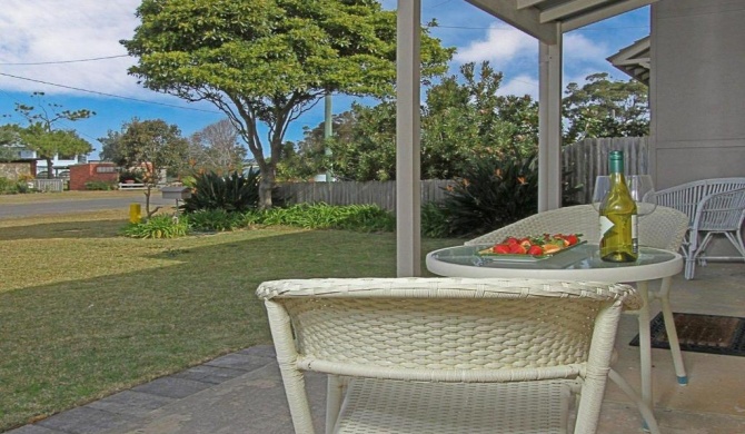Callala Beach Cottage - charm and character