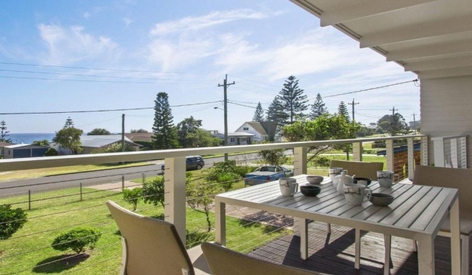 Dolphin Breeze - fully fenced and pet friendly