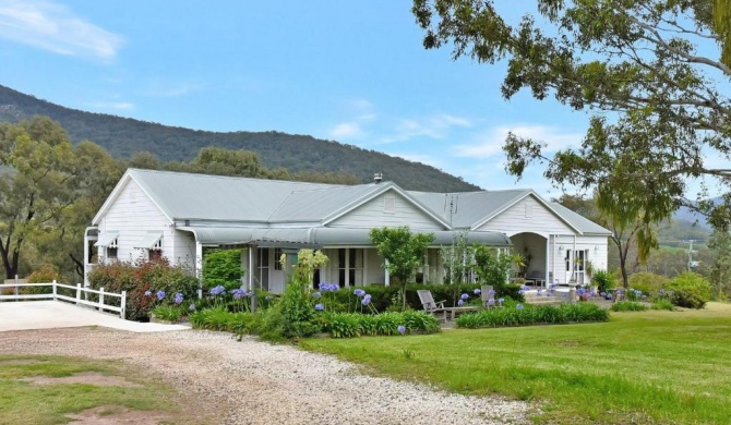 La Sila Homestead on Marrowbone - cutest cottage in the Hunter with killer views