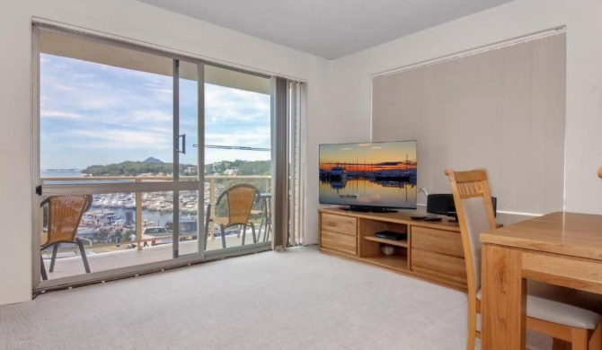 1 'Laman Lodge', 15 Laman Street - stunning air conditioned unit with water views and WIFI