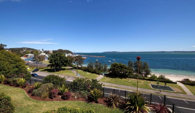 12 'Kiah', 53 Victoria Pde - panoramic water views in the heart of Nelson Bay