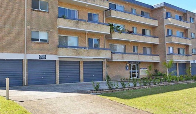 3 'Silvana Court', 26 Ajax Avenue - neat unit with air conditioning