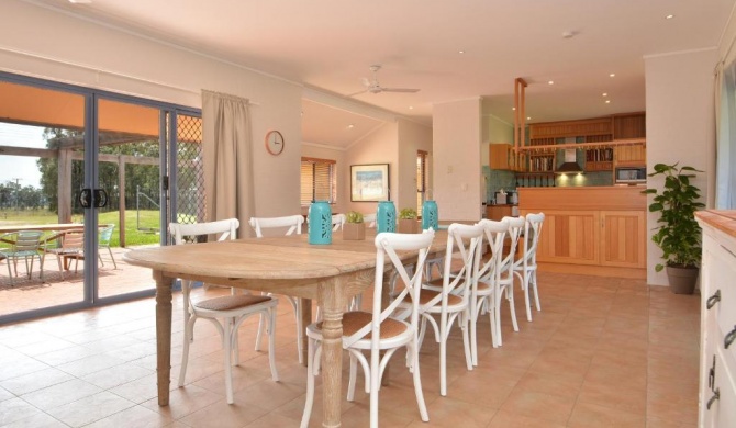 James Estate Guesthouse, walk to cellar door, renovated central Hermitage Road