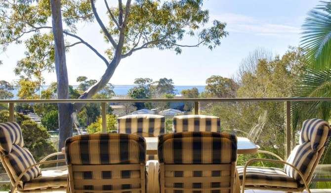 Bellima Beach House', 9 Jackson Close - huge duplex with air con and fabulous views