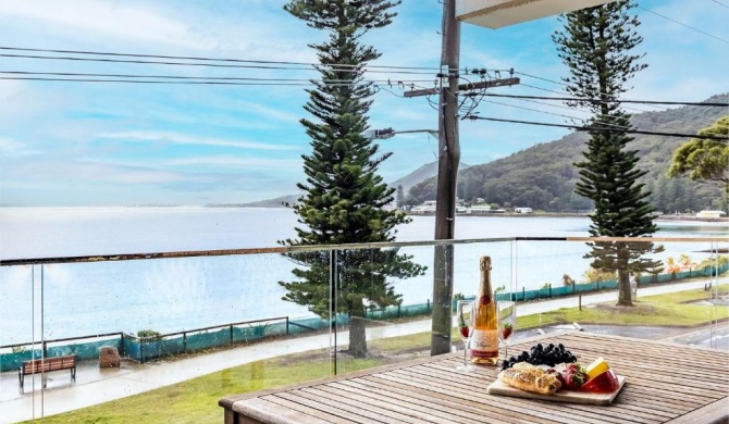 6 'SHOAL TOWERS', 11 SHOAL BAY RD - STUNNING WATER VIEWS & PERFECT LOCATION