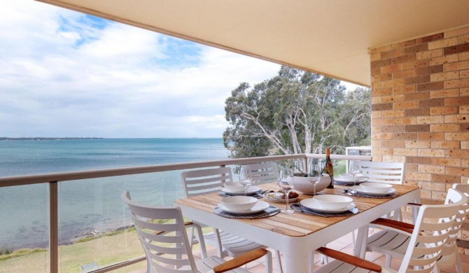 3 'Pelican Sands', 83 Soldiers Point Rd - stunning waterfront unit with magical water views & air conditioning