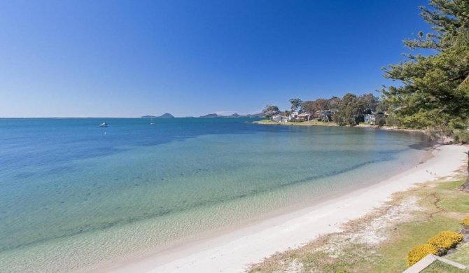 Sunrise Waters', 2/63 Soldiers Point Road - stunning waterfront property
